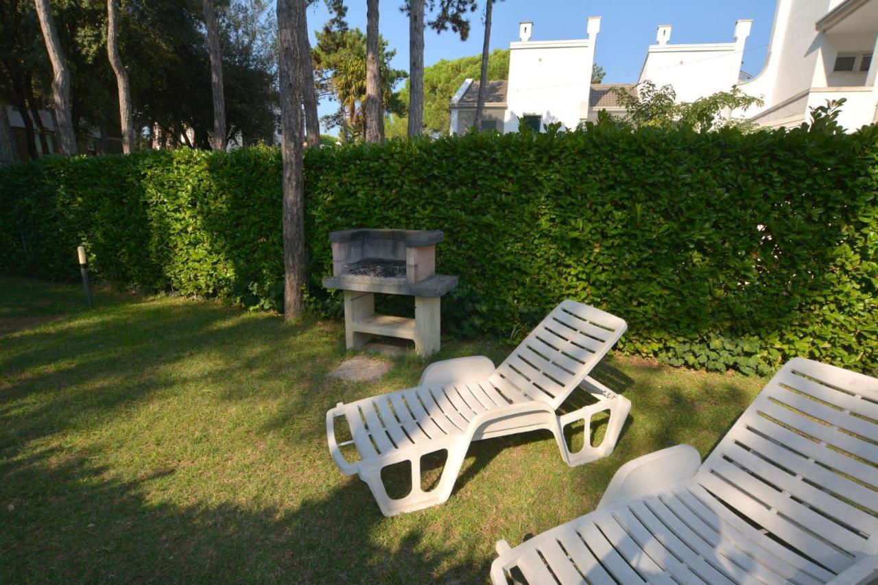 Villa A Lignano Pineta Lignano Sabbiadoro Extérieur photo