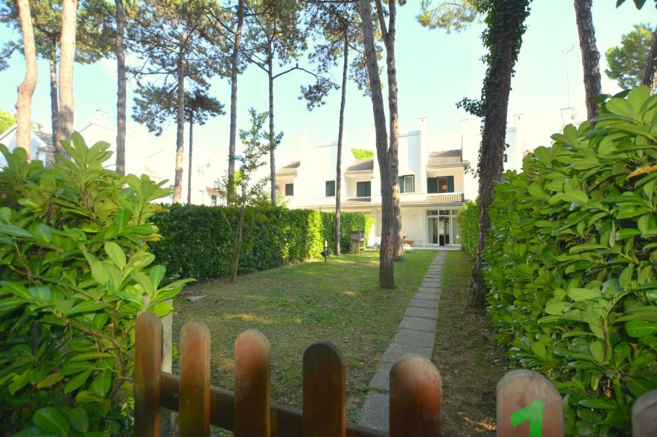 Villa A Lignano Pineta Lignano Sabbiadoro Extérieur photo