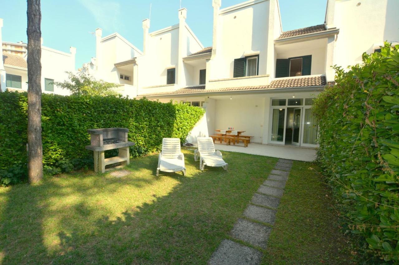 Villa A Lignano Pineta Lignano Sabbiadoro Extérieur photo